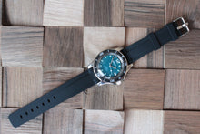 Load image into Gallery viewer, Russian Mechanical Automatic Wrist Watch Vostok Amphibian Diver 13040A