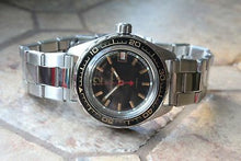 Load image into Gallery viewer, Vostok Komandirsky Auto Russian Military Wrist Watch # 020741 NEW