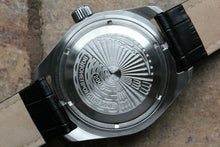 Load image into Gallery viewer, Vostok Komandirsky 030786 Russian Mechanical Automatic Military Wrist Watch Red