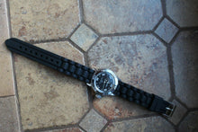 Load image into Gallery viewer, Vostok Amphibian woomen's Russian wrist watch 051461