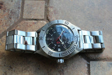 Load image into Gallery viewer, Vostok Komandirskie Automatic Russian wrist watch 650538