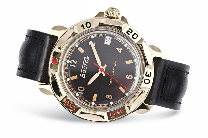Vostok Komandirskie 819326 - official manufacturer diagonal front view with complete dial, case and crown