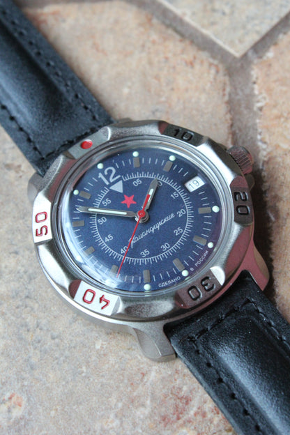 Vostok Komandirskie 816398 - side view of case and black leather strap