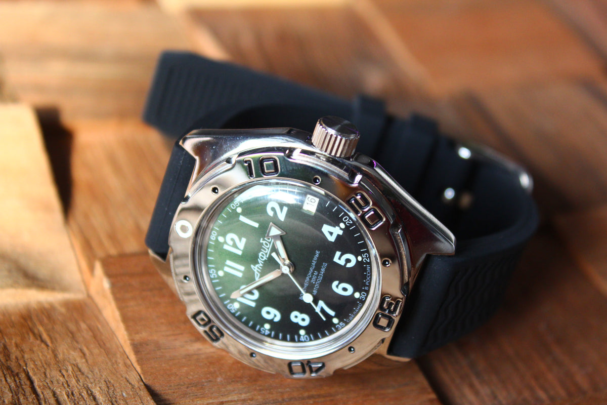 Vostok Amphibia 67068B - angled case and crown view with black strap
