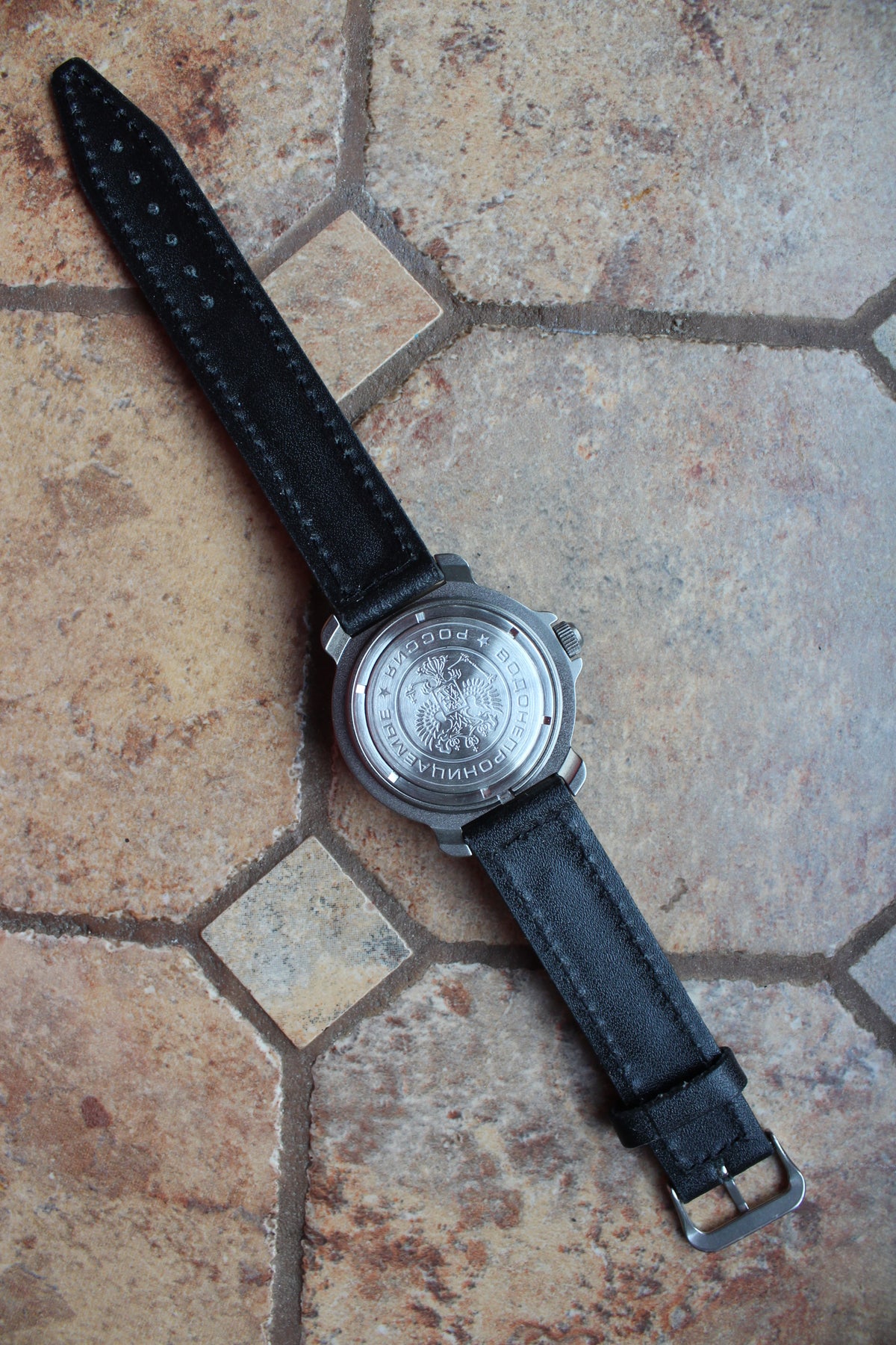 Vostok Komandirskie 816744 - case back, leather strap and buckle