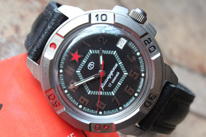 Vostok Komandirskie 436744 - alternate diagonal view of dial, bezel and winding crown