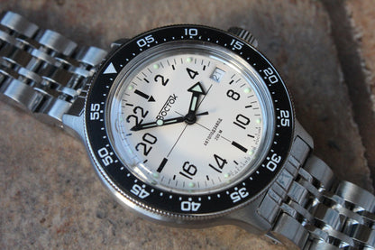 Vostok Amphibia 720074 - close-up of white dial and bezel