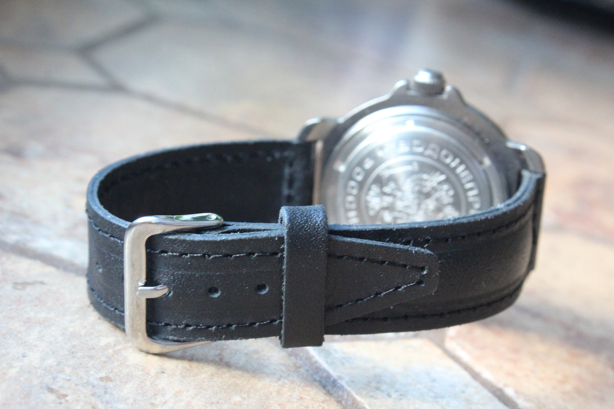 Vostok Komandirskie 816288 - case back, leather strap and buckle