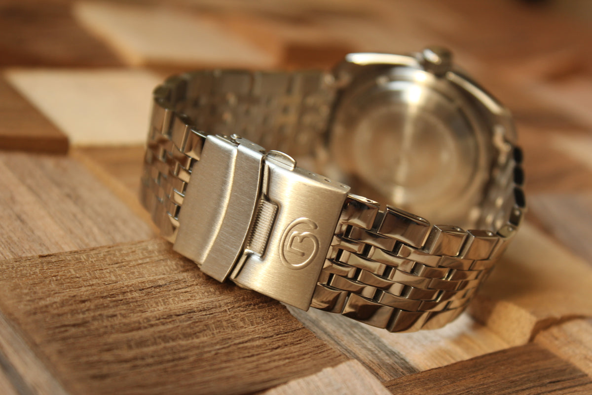 Vostok Amphibia 71001A - stainless steel bracelet, folding clasp and rear case