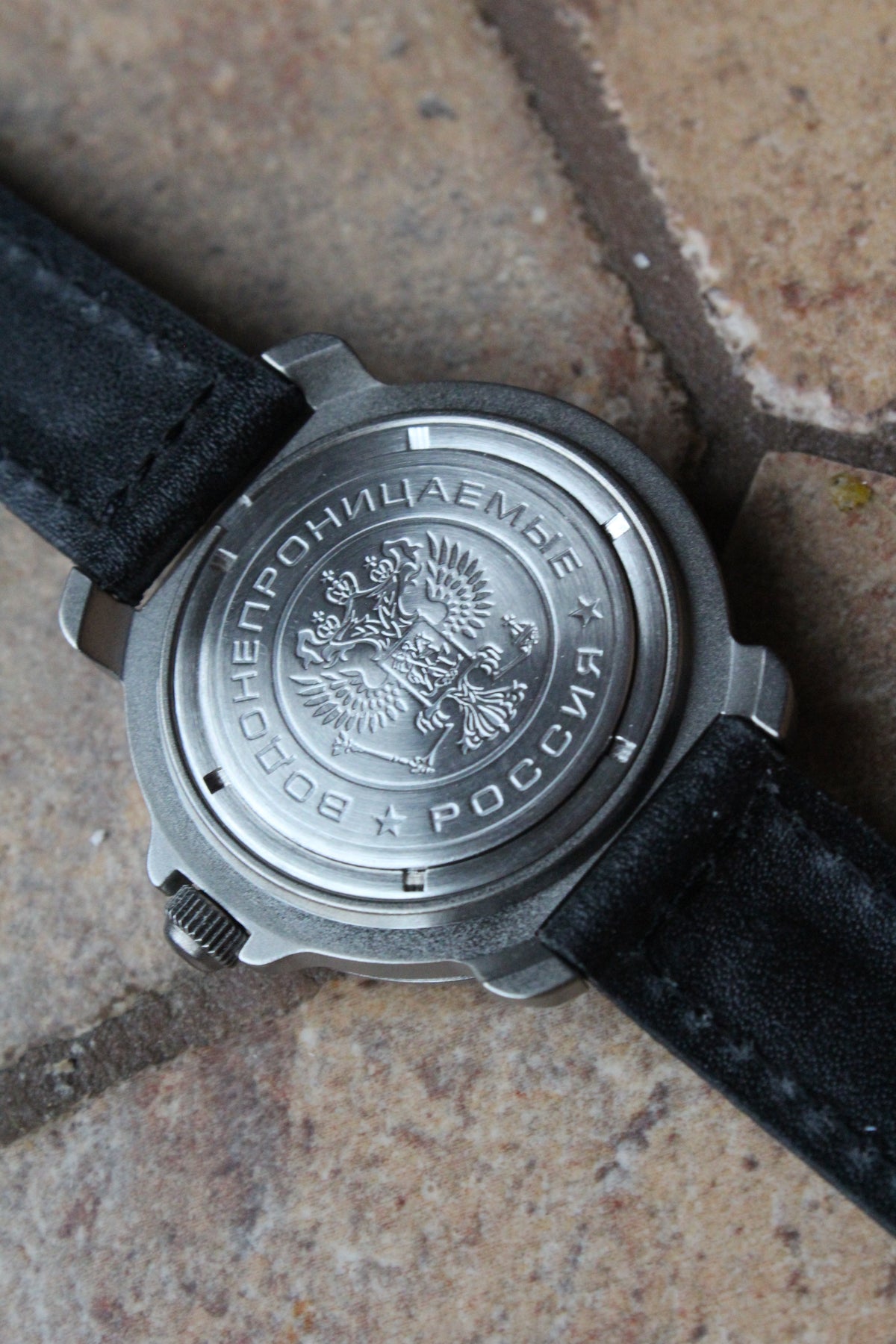Vostok Komandirskie 816942 - engraved case back close-up