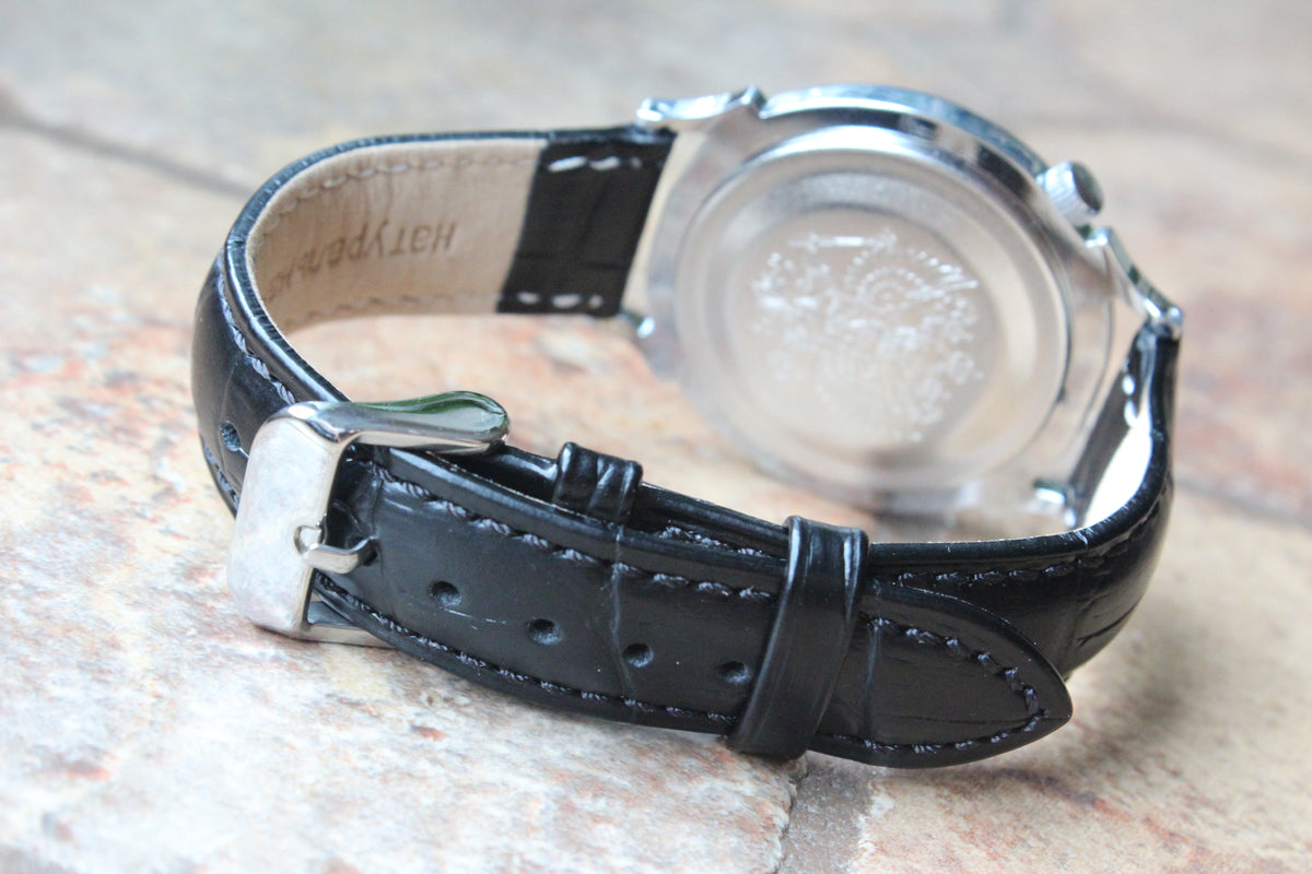 Vostok 581885 - rear view of leather strap and case back