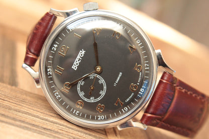 Vostok 581826 - alternate dial and case detail