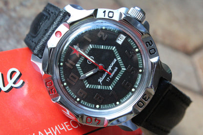 Vostok Komandirskie 811744 - side view of case and black leather strap