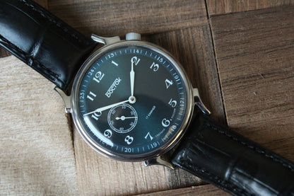 Vostok 581884 - alternate dial and case detail