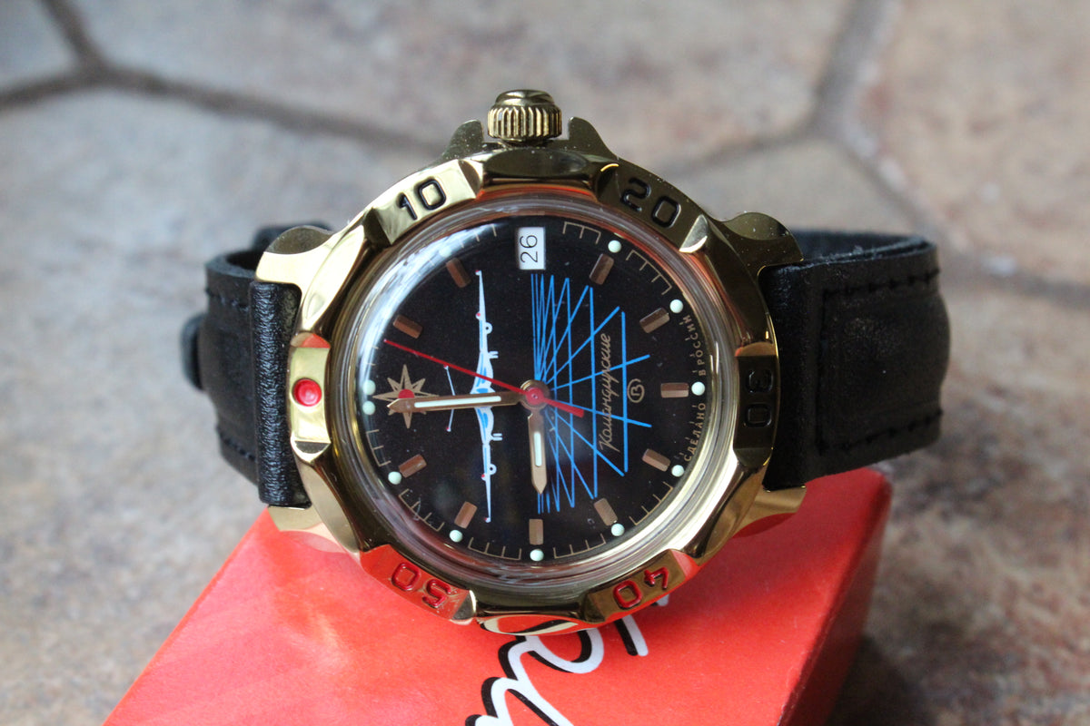 Vostok Komandirskie 819499 - close-up of submarine dial and date window