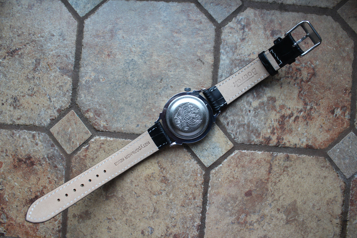 Vostok 581882 - rear view of leather strap and case back