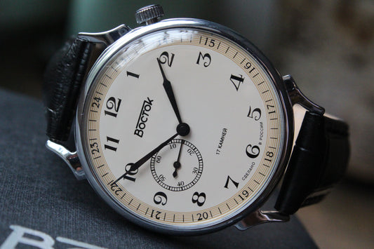 Vostok 581887 - close diagonal front view with complete dial and case