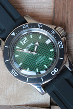 Load image into Gallery viewer, Russian Mechanical Automatic Wrist Watch Vostok Amphibian Diver 13041A
