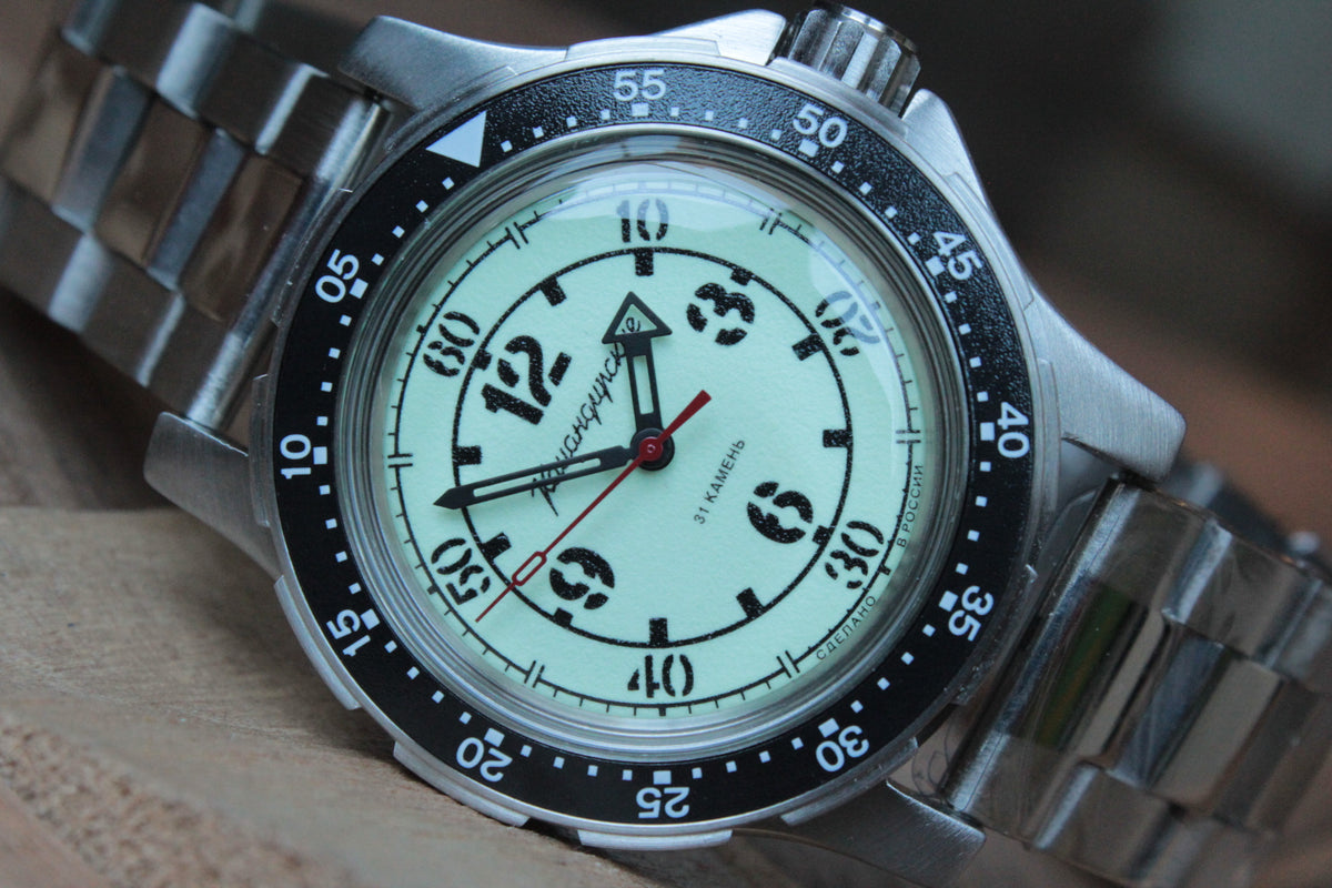 Vostok Komandirskie 18088A — diagonal front view
