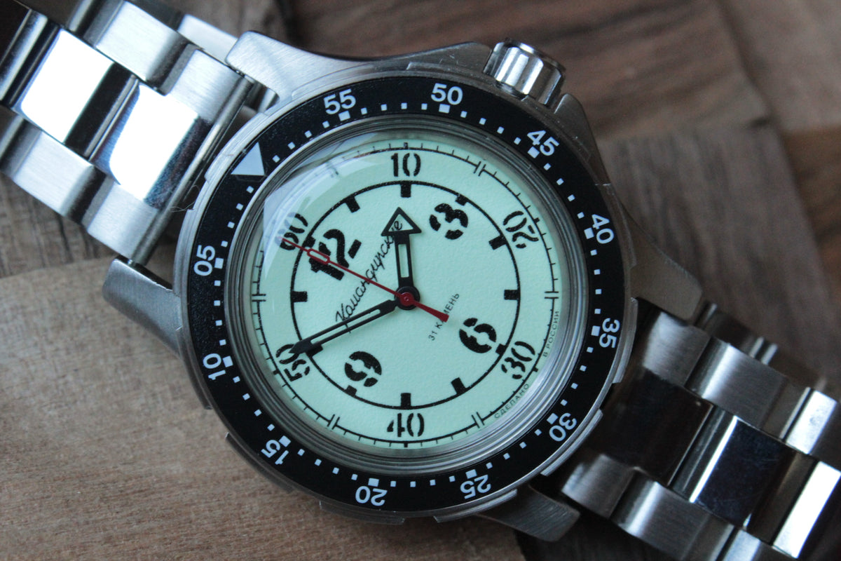 Vostok Komandirskie 18088A — dial detail