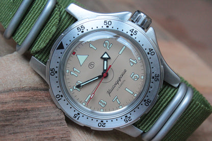 Vostok Komandirskie 18023A — dial detail