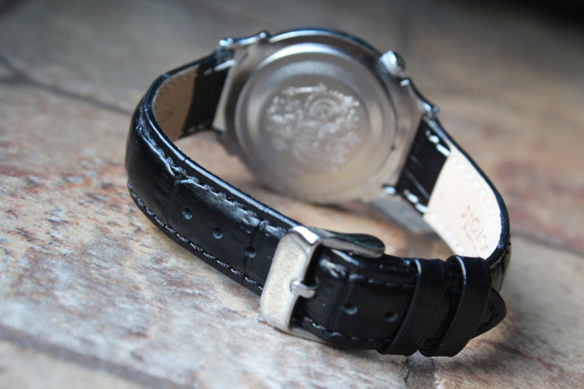 Vostok 581881 - rear view of leather strap and case back