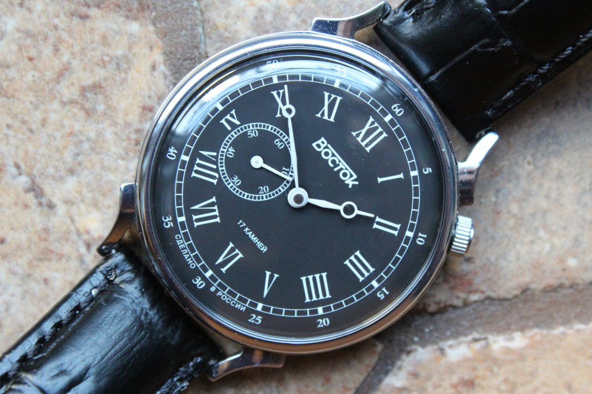 Vostok 581881 - alternate dial and case detail
