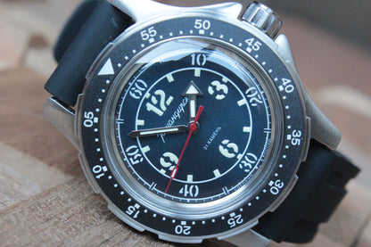 Vostok Komandirskie 18086A — dial detail