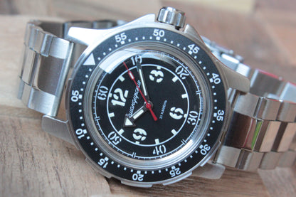 Vostok Komandirskie 18087A — dial detail