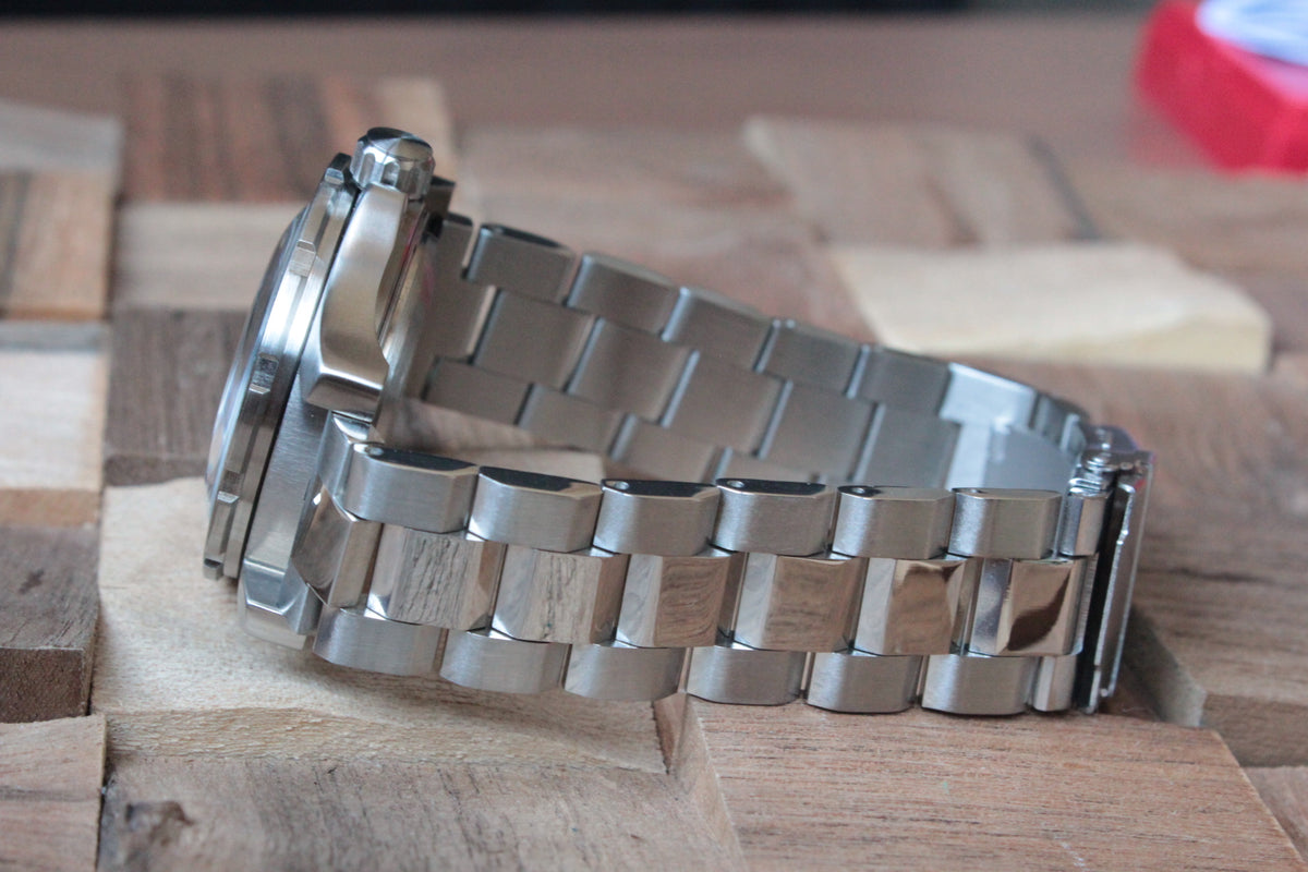 Vostok Komandirskie 18087A — strap or bracelet view