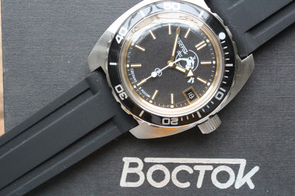Vostok Amphibia Automatic Watch 170805, angled dial view