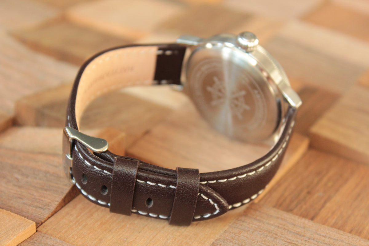 Vostok 540533 - rear view of leather strap and buckle