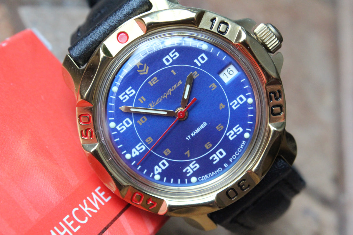 Vostok Komandirskie 819181 - close-up of dial and date window