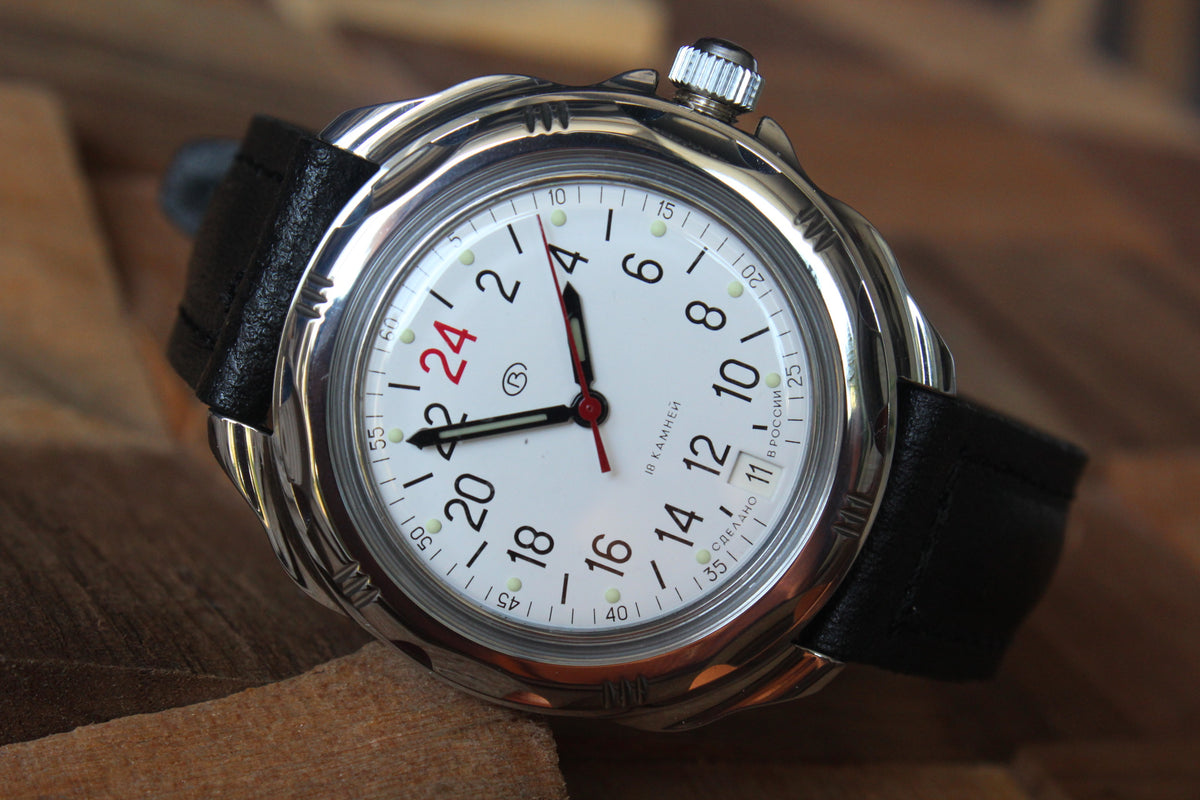 Vostok Komandirskie 21118B — diagonal front view