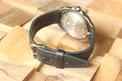 Vostok Komandirskie 21614G — strap or bracelet view