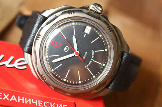 Vostok Komandirskie 21615G — dial detail