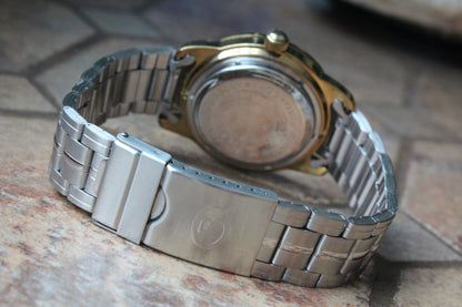 Vostok Partner 299097 - rear view of bracelet clasp and case back