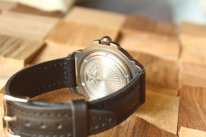 Vostok Komandirskie 43622G - rear view of black leather strap and buckle