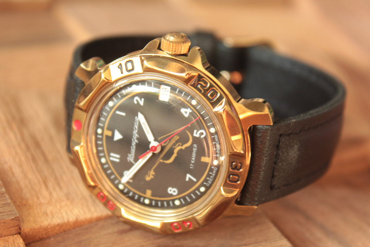 Vostok Komandirskie 81941B - close-up of dial and date window
