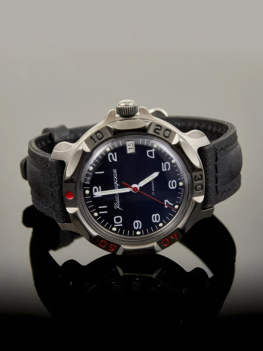 Vostok Komandirskie 81687B - three-quarter front view of watch and strap