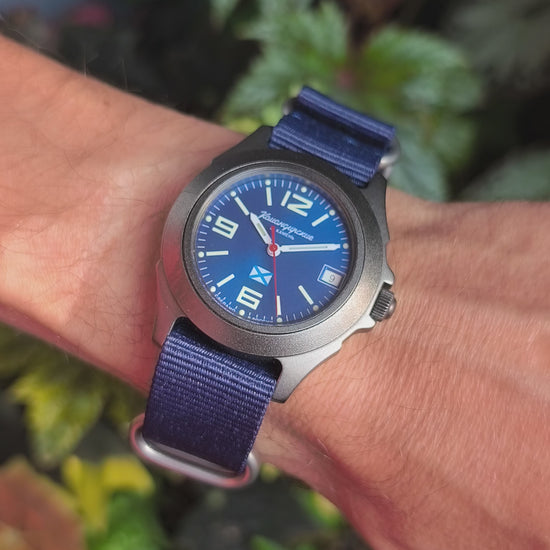Vostok Komandirskie 30601G - video showing the blue-dial watch on the wrist