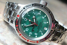 Load image into Gallery viewer, Russian Mechanical Automatic Wrist Watch VOSTOK Amphibian DIVER Scuba 420386
