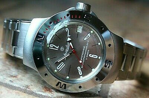 Vostok Amphibian Mechanical Auto Russian diver wrist watch 060284