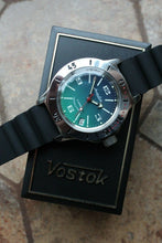 Load image into Gallery viewer, Russian Mechanical Automatic Wrist Watch VOSTOK AMPHIBIAN DIVER 120848
