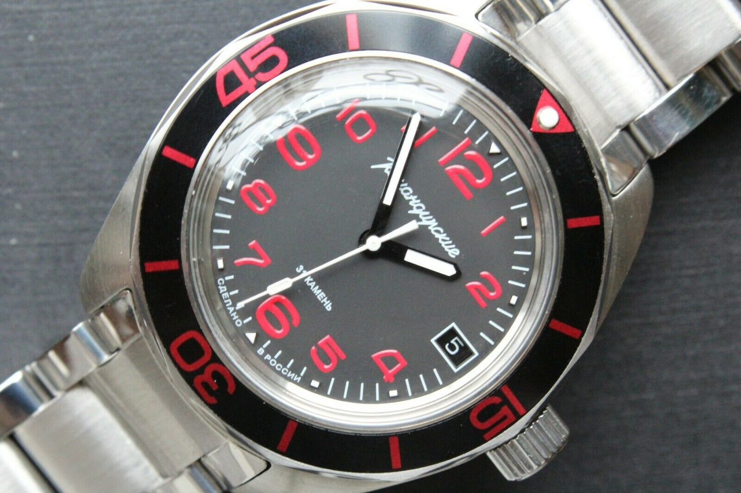 Vostok Komandirsky 030786B Russian Mechanical Automatic Military Wrist Watch Red