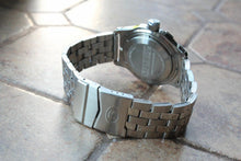 Load image into Gallery viewer, Russian Mechanical Automatic Wrist Watch VOSTOK AMPHIBIAN DIVER 100825

