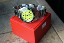 Load image into Gallery viewer, Vostok Komandirskie Military Mechanical Automatic Russian wrist watch 650855
