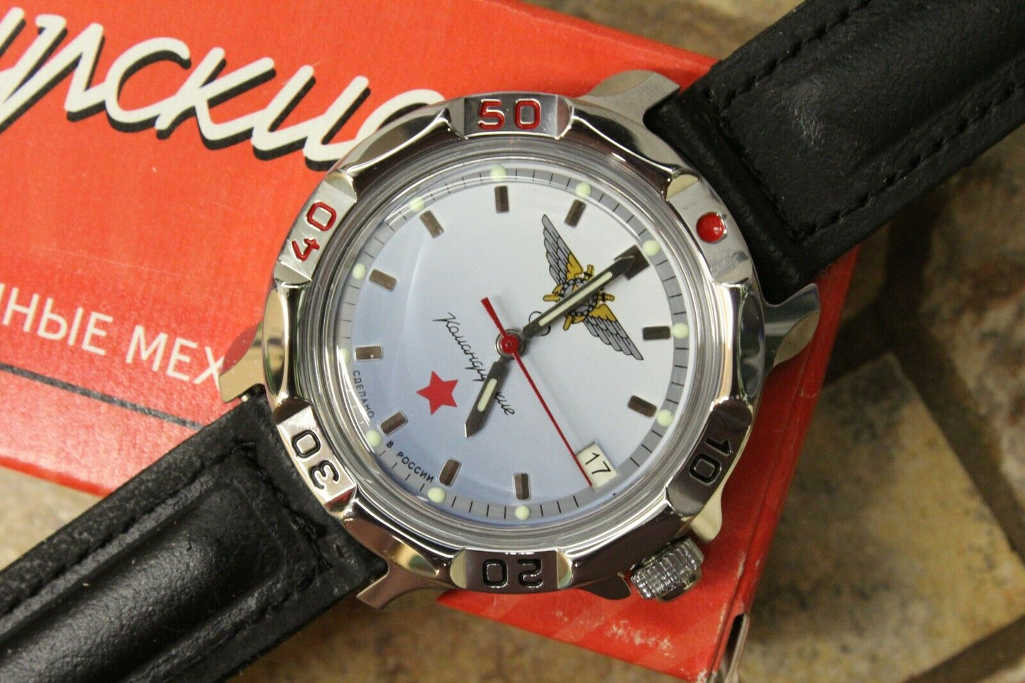 Vostok Komandirskie Mechanical Military Russian wrist watch Red Star 811290