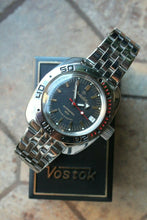 Load image into Gallery viewer, Russian Mechanical Automatic Wrist Watch VOSTOK AMPHIBIAN DIVER 710679
