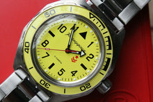 Load image into Gallery viewer, Vostok Komandirskie Military Mechanical Automatic Russian wrist watch 650859
